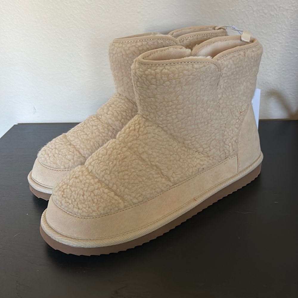 Brand new with tags cream slippers size 10